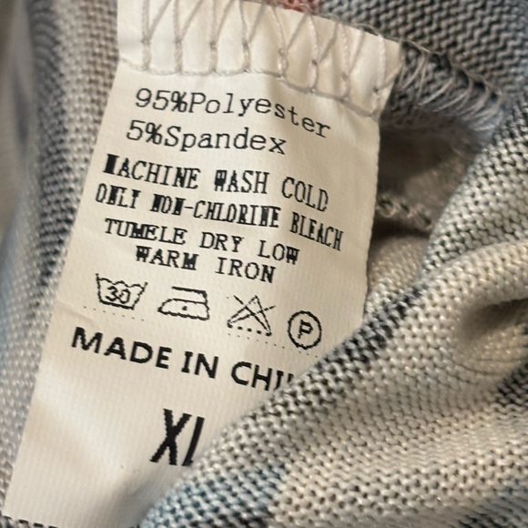 Sunshine & Rodeos Western Geometric‎ Patterned Long Cardigan - Picture 4 of 5